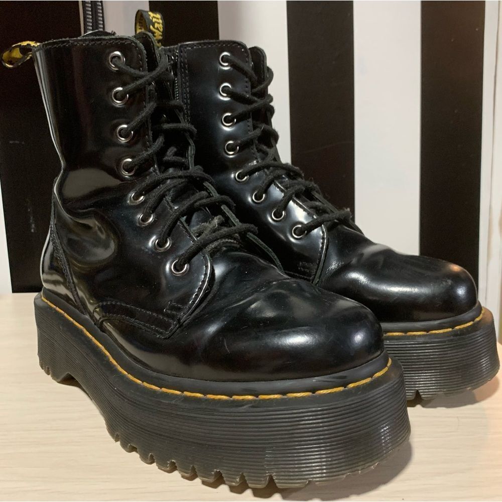 UK Dr Martens "Jadon” Platform LaceUp Leather Combat Style Boots Size 6 Woman's